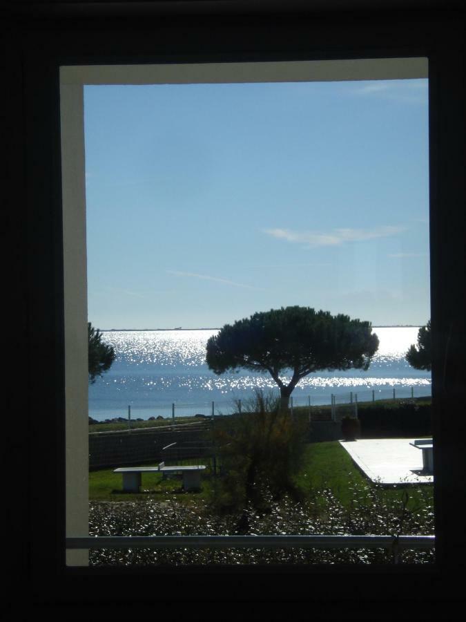 Appartamento Port Mezua Mèze Esterno foto