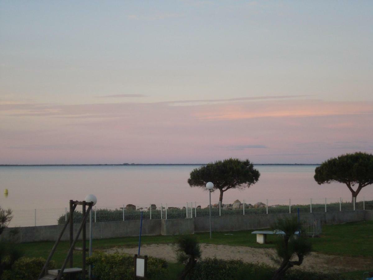 Appartamento Port Mezua Mèze Esterno foto